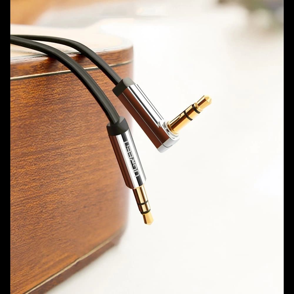 Plochý úhlový audio kabel UGREEN AV119 AUX mini jack 3,5 mm 0,5 m černý - 3